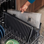 Microondas empotrable WiFi de 1.1 pies MMMF8030PZ - Imagen 9