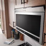 Microondas empotrable WiFi de 1.1 pies MMMF8030PZ - Imagen 13